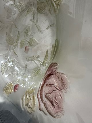 Plato de centro de cristal con rosas