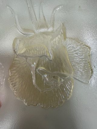 Plato de centro de cristal con rosas