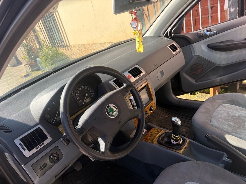Skoda Fabia 2003 - foto 1