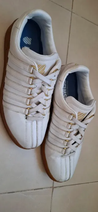 Zapatillas K-Swiss Talla 41 Blancas y Doradas