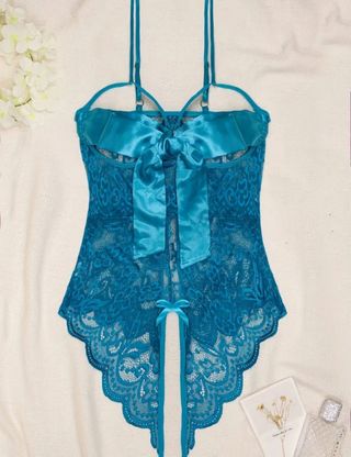 Lencería sexy con aberturas. Talla L con etiqueta