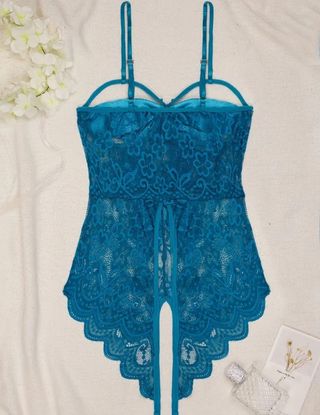 Lencería sexy con aberturas. Talla L con etiqueta