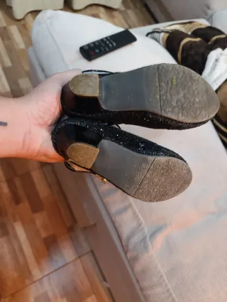 Tacones brillantes niña