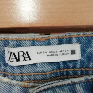 Pantalón vaquero Zara desgastado