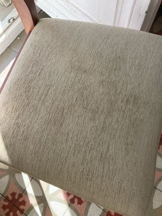 4 Sillas de madera cómodas (interior)