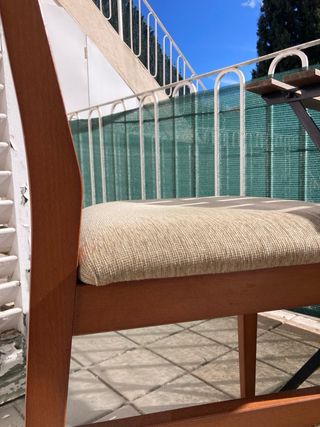 4 Sillas de madera cómodas (interior)