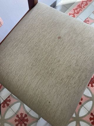 4 Sillas de madera cómodas (interior)