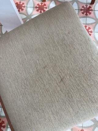 4 Sillas de madera cómodas (interior)