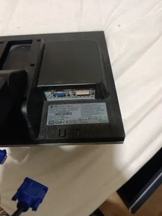 Monitor LG Flatron Plata