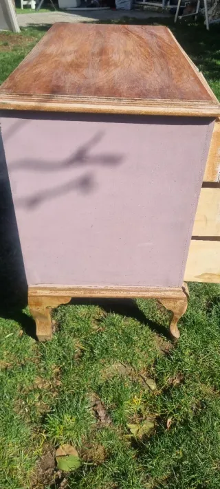 Cómoda antigua de madera