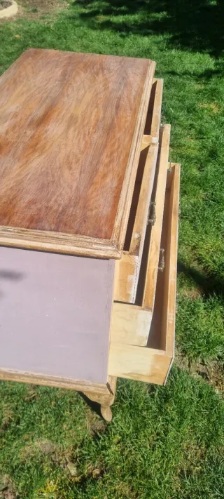 Cómoda antigua de madera