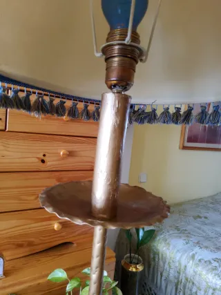 Lámpara de pie vintage dorada