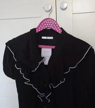 Camisa negra volantes talla S