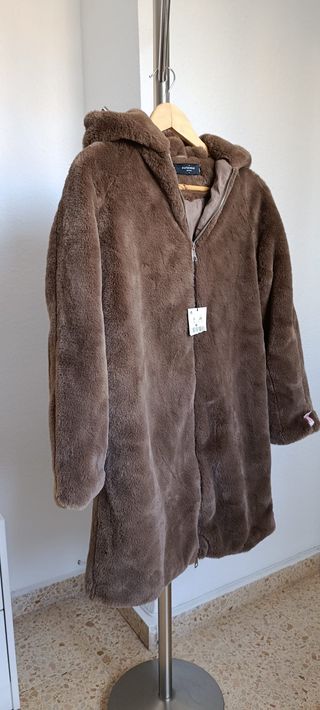 Abrigo de pelo nuevo sin estrenar y con etiquetas