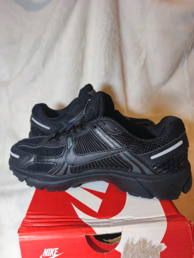 Nike Zoom Vomero 5 Zapatillas Talla 43