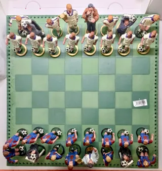 Collector’s Chess Set Real Madrid vs FC Barcelona