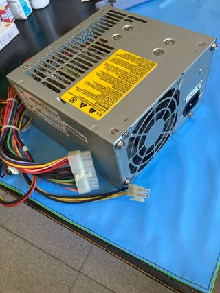 Fuente Alimentación PC 220V AC a 12V/5V DC