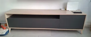 2 Muebles Flotantes de color madera y gris