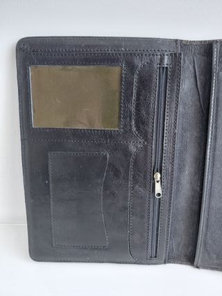 Cartera de piel negra Tamaño cuarto
