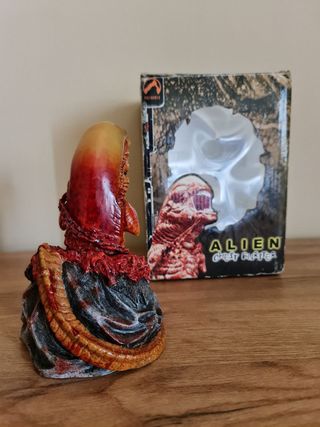 Alien Chestburster Figure 1:1