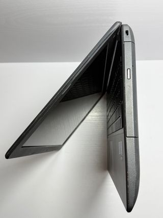 Portátil Asus F551M celeron / 8GB / 500GB HDD