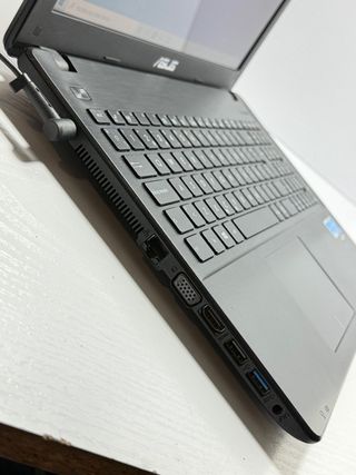 Portátil Asus F551M celeron / 8GB / 500GB HDD