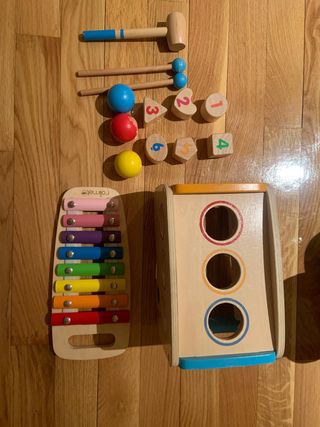 Xilófono madera con martillo y bolas