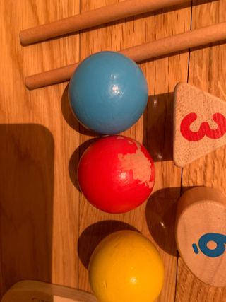 Xilófono madera con martillo y bolas