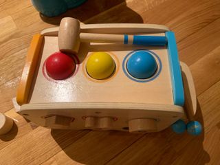 Xilófono madera con martillo y bolas