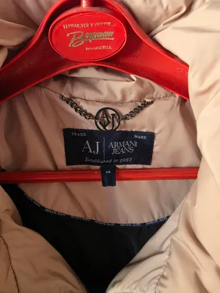 Plumífero mujer rosa-nude Armani Jeans
