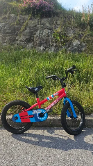 Bicicleta infantil 16 roja y azul