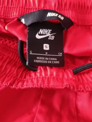 Pantalón corto Nike. Ideal adolescente o niño