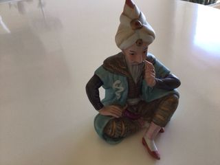 2 Figuras porcelana con Vestimenta Oriental