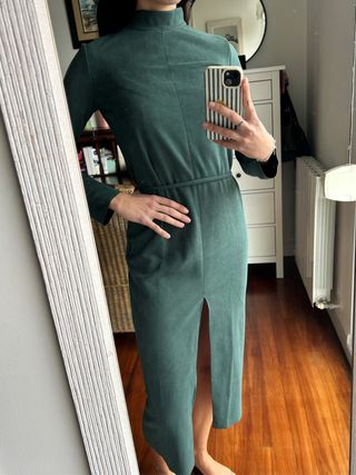 Vestido verde cuello alto Zara