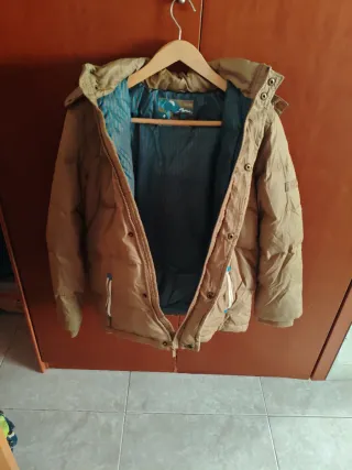 Plumas niño cremallera y capucha desmontable