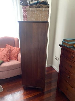 Estantería de madera