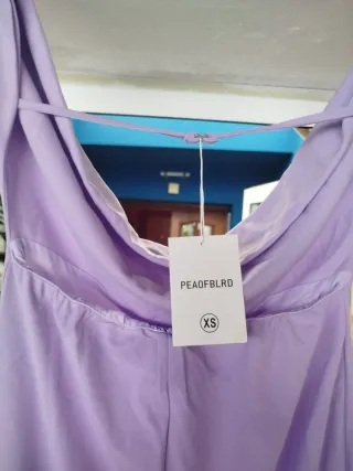 Vestido lila drapeado elegante talla XS