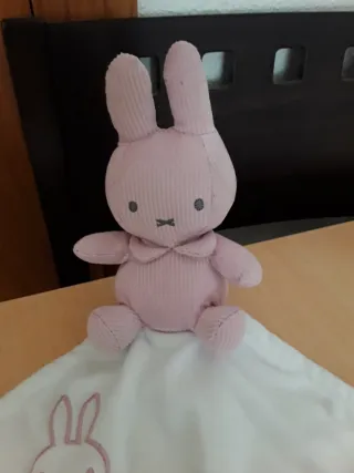 Peluche DouDou bebé Miffy