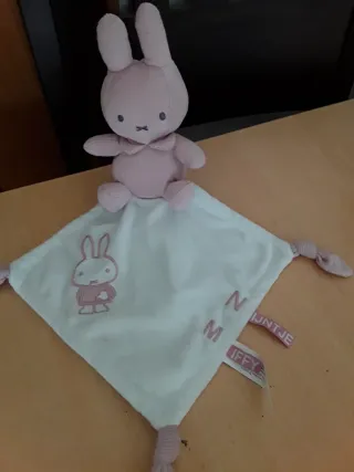 Peluche DouDou bebé Miffy