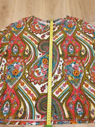 Lote 2 camisetas Zara T. M patchwork y paisley