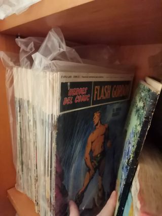 Lote 7 estanterías cómic clásico Mortadelo Trueno