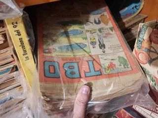 Lote 7 estanterías cómic clásico Mortadelo Trueno