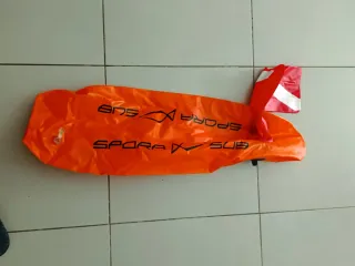 Boya de buceo inflable