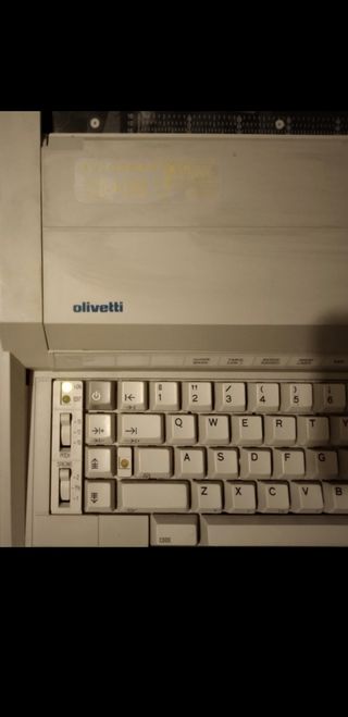 Máquina de escribir Olivetti ET personal 1610
