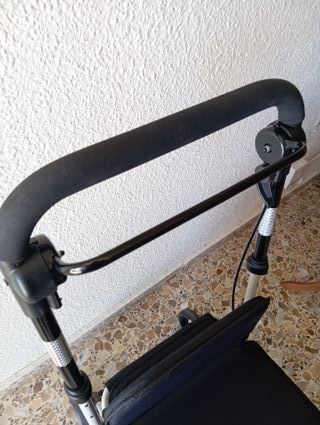 Andador con asiento y freno