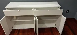 Mueble aparador blanco y espejo