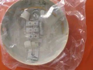 Lampada da tavolo LED gialla