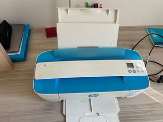 Impresora HP DeskJet 3720 con tinta extra