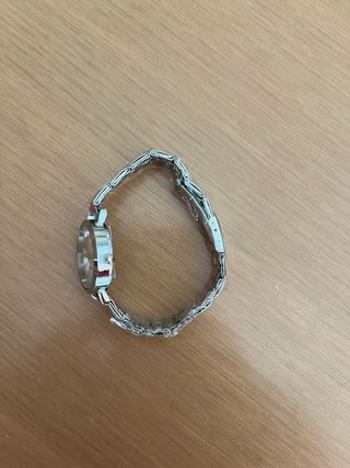Reloj de cuarzo plateado