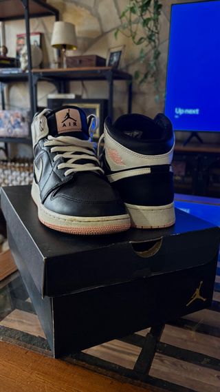 Air Jordan 1 Mid (GS) Negro/Rosa